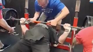 725 lb bench press