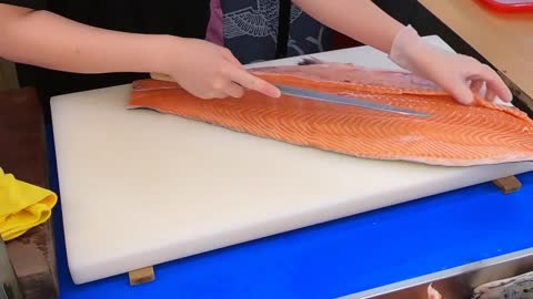 How To Fillet a Whole Salmon | Sashimi & Sushi -Taiwanese street food-14
