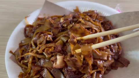 Sold out everyday! Halal Char Kway Teow that won 1st place in Singapore Hawker Street Food