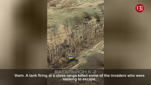 This is how Ukrainian tank approaches Russians seeking to flee and opens fire