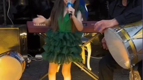 Stunning baby girl singing