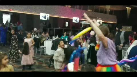 Group-Playable Shared Balloon Twisting, Surrey BC Banquet Hall