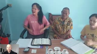 Christian lady prays in thai worshipping in thai language-หญิงคริสเตียนนมัสการพระเยซูเป็นภาษาไทย