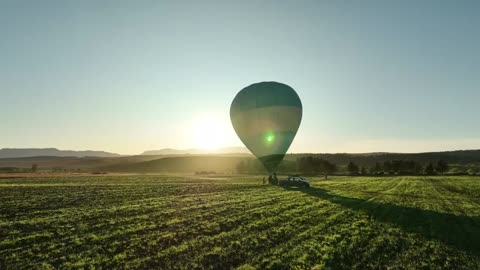 Outdoor aerial photography, enjoy the beauty of the American town hot air balloon ascension