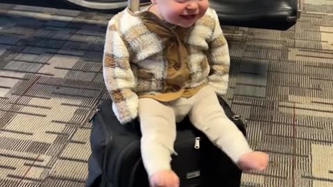How to bring a baby to the airport ✈️