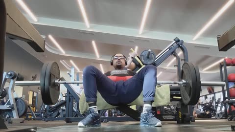 Workout - Hip thrusts 100kg @armadalefitnessandaquaticc3535
