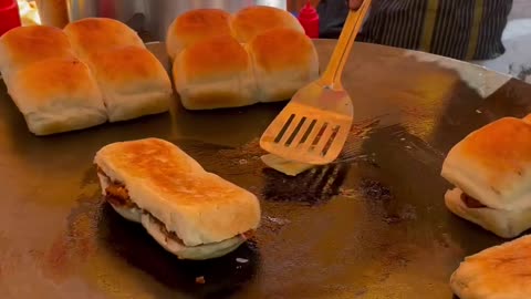 Most Famous Butter Chicken Pav Mumbai #chickenpav #chicken #mumbai #streetfood #ytshorts