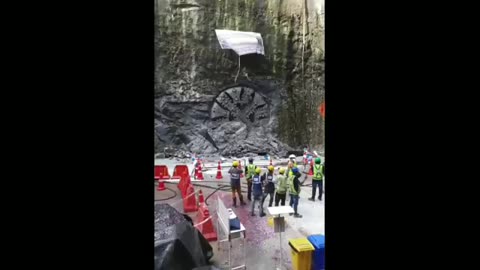 Tunnel Boring Machines (FAST-FORWARD to speed it up!)