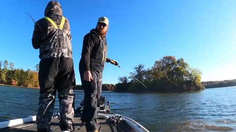 Fall Fishing For Bass Is Easy!! (Here's How We Do It)