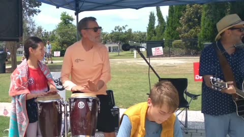 Corvus Street Musicians: Celebrating 4th of July in my hood. God Bless America.