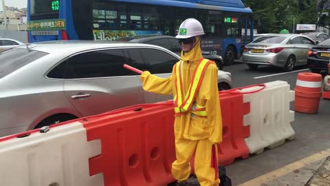 South Korea uses robots as traffic guards