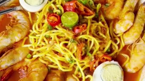 The Biggest Prawn Mee In Malaysia.You Will Definitely Satisfied!