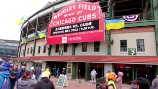 Chicago Cubs fans return despite rising COVID cases