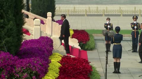 China's Xi leads officials at Martyrs' Day ceremony