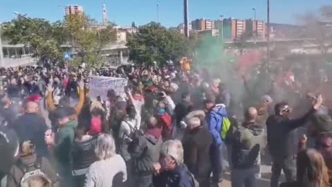 🔴[WŁOCHY] Demonstracje i protesty w całych Włoszech przeciw COVID PASS.