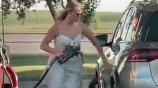 This is just TOO FUNNY!!! A liberal trying to gas up their car!