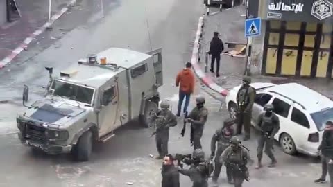 2024-01-17 WEST BANK - soldati israeliani usano un civile come scudo umano