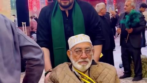 King SyedFarhanaliwaris with here father in Karbala