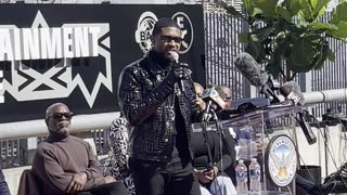 Usher accepts Atlanta's highest honor, the Phoenix award