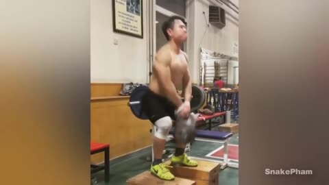 Chinese Weightlifters Workout