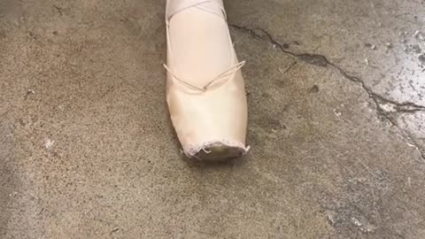 Mel mel took on the pointe shoe challenge again, this time with her new zombie toe 😭😂