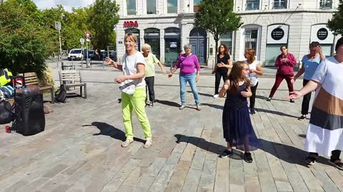 Les Masques Blancs Lyon dansent Guillotiere 11 sept