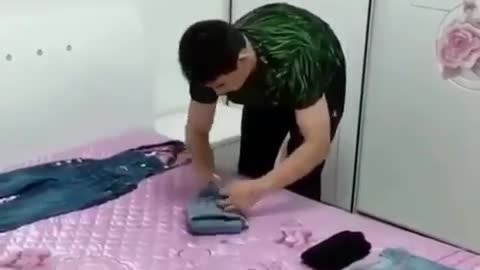 learn how to fold clothes easily