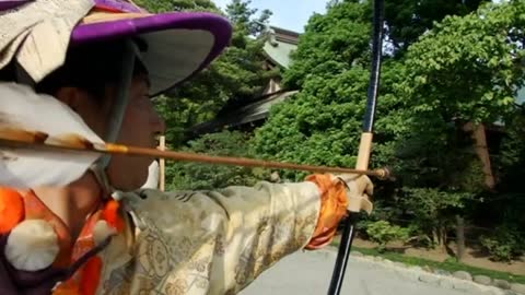Japanese keep ancient archery tradition alive