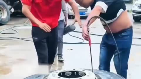 Amazing Truck Tyre Changing Technique