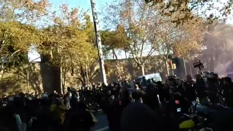 Comandos CDR cortan la Ronda Litoral (Barcelona) y primera carga de los Mozos