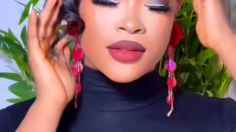 Stunning Makeup Transformation on a Sexy Model🔥💯❤️