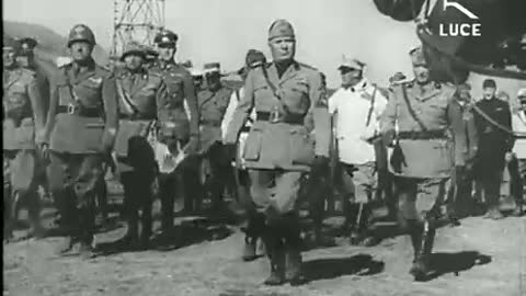 La salita al potere di Benito Mussolini nel 1922 DOCUMENTARIO A 100 anni dall'ascesa al potere di Benito Mussolini l'Italia ha eletto il suo primo leader di estrema destra dopo Mussolini.Giorgia Meloni di Fratelli d'Italia nel 2022