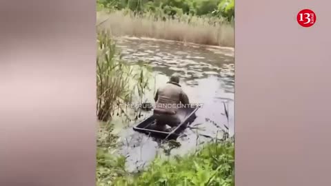 Russian soldiers tried to cross the river with "assault boat", which they made
