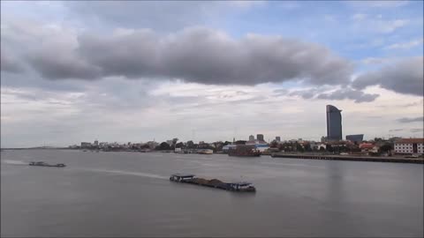 Cambodia កម្ពុជា, Phnom Penh រាជធានី​ភ្នំពេញ - Japanese bridge timelapse 8x - 2014-08