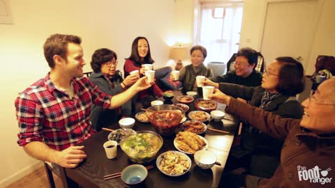 Eating Home Cooked Szechuan Food in Chengdu