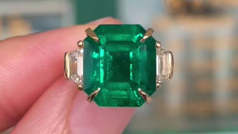 AAA+ quality 6 CT vivid dark green natural emerald and trapezoid three stone engagement ring 18K