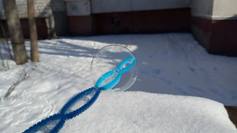 Trying to freeze a soap bubble at -15 °