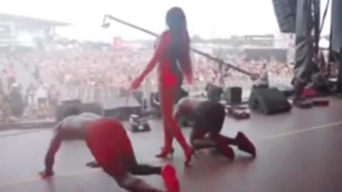 Why is no one talking about this sexy red concert?