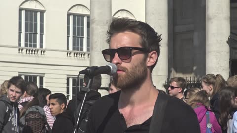 Andy John Jones. Viral busker London 2015