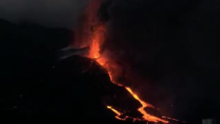 El volcán en La Palma mantiene su fuerte actividad y sismicidad