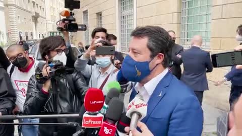 🔴 Salvini: la Spagna espelle 5.000 clandestini, l'Italia accoglie nuova nave ONG tedesca.