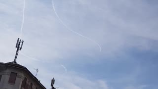 Planes Flying in Winding Ways