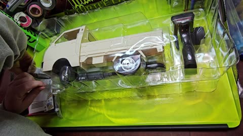 WPL D22 RC Scale Kei Truck Box Opening