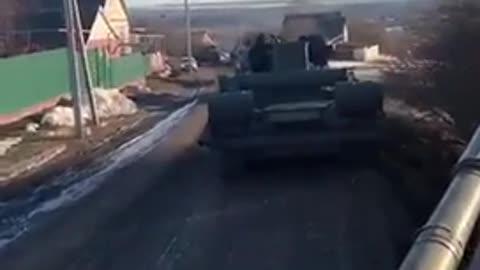 Russian tanks storm the Ukrainian border