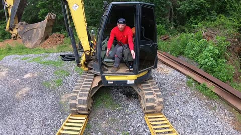 Excavator 101-Loading And Unloading To Trailer