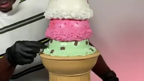 Making cone cake ice cream