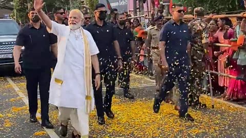 Narendra modi walking 🚶‍♂️