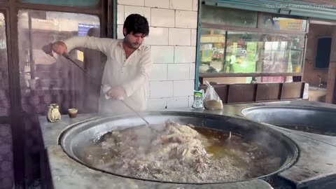 KABULI PULAO RECIPE | GIANT MEAT RICE PREPARE ON LARGE SCALE | AFGHANI PULAO PESHAWAR STREET FOOD