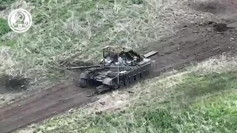American BMP Bradley vs. Russian T-80 tank