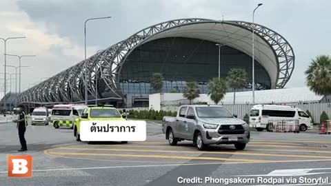 Breitbart News - Emergency Crews Swarm Bangkok Airport for Flight that Experienced Deadly Turbulence